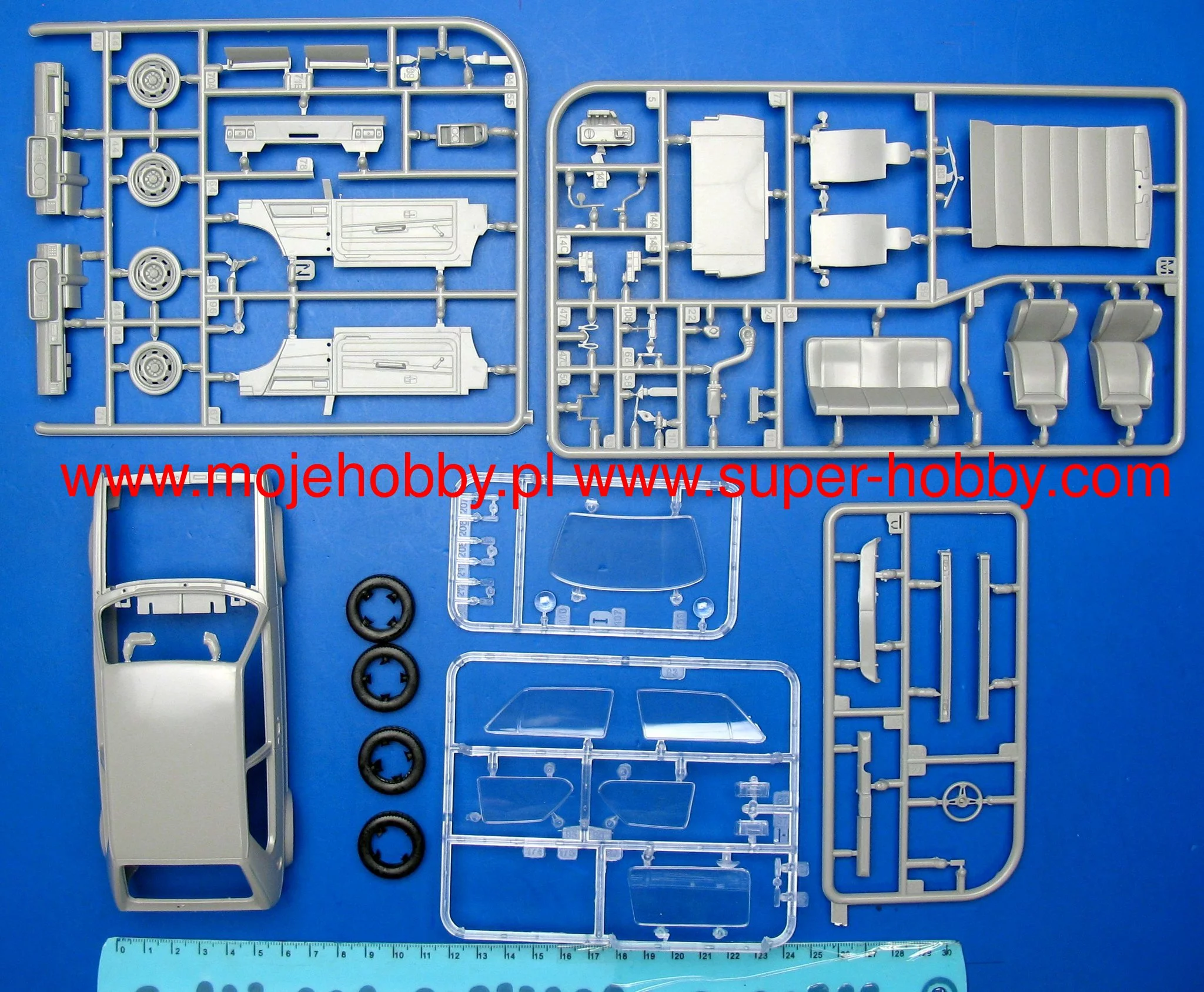 Revell 67072 Model Set VW Golf 1 GTI 4 Revell 67072 Model Set VW Golf 1 GTI - Image 4