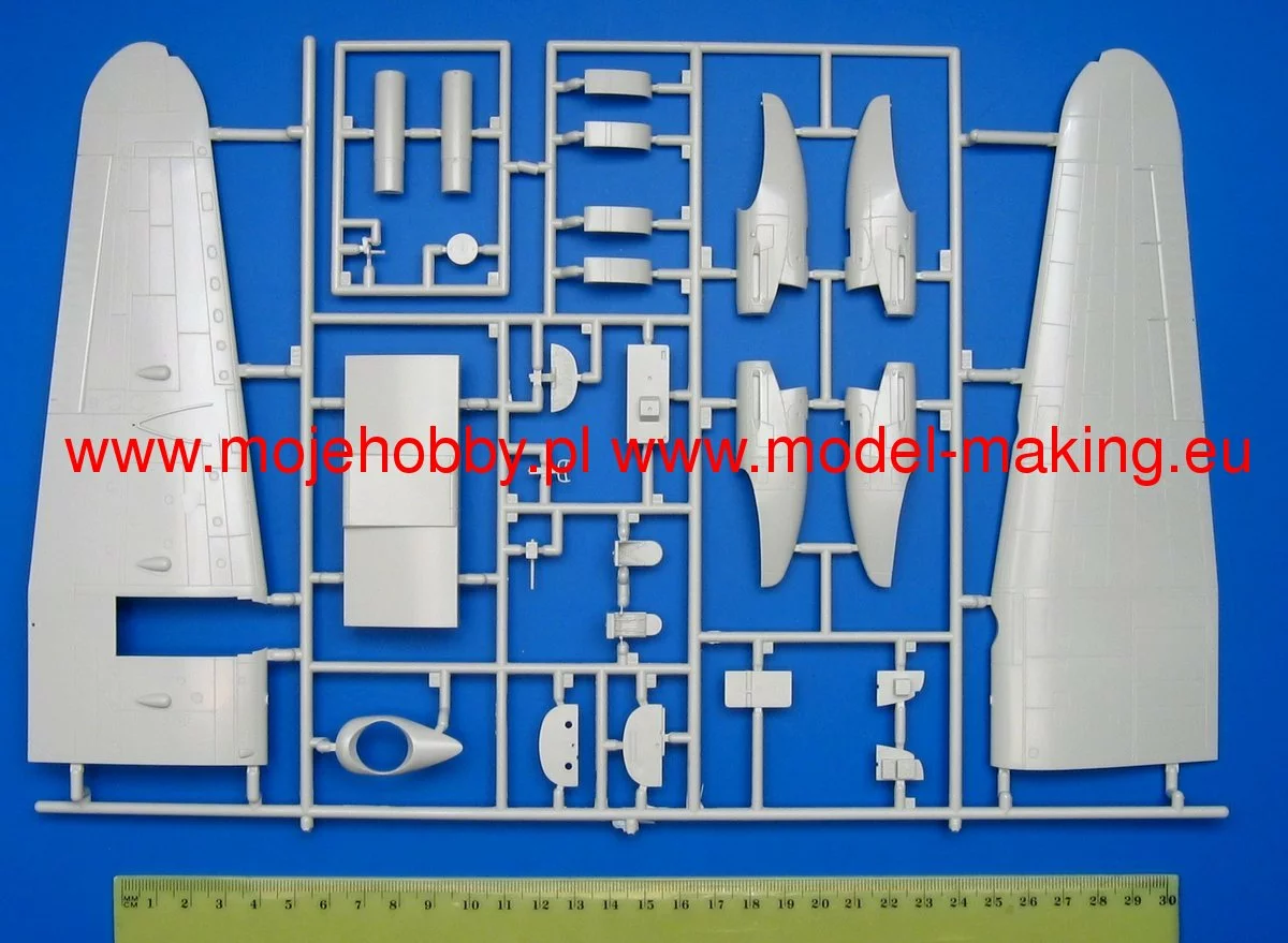 Revell 04300 Avro Lancaster Mk.I/III 7 Revell 04300 Avro Lancaster Mk.I/III - Image 7