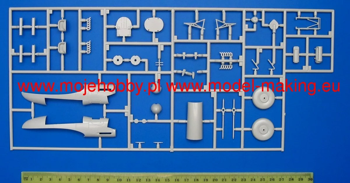 Revell 04300 Avro Lancaster Mk.I/III 9 Revell 04300 Avro Lancaster Mk.I/III - Image 9