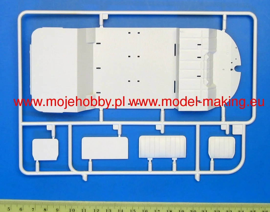 Revell 07399 VW T1 SAMBA BUS 8 Revell 07399 VW T1 SAMBA BUS - Image 8