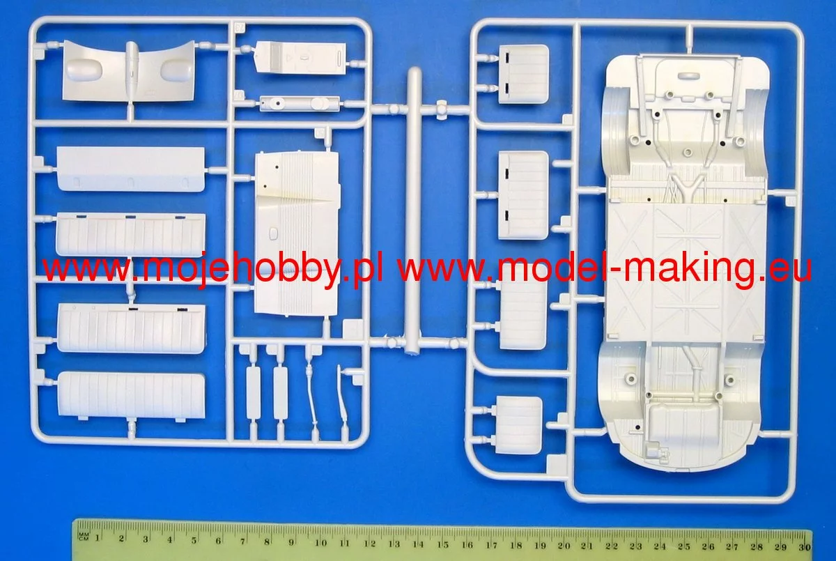 Revell 07399 VW T1 SAMBA BUS 9 Revell 07399 VW T1 SAMBA BUS - Image 9