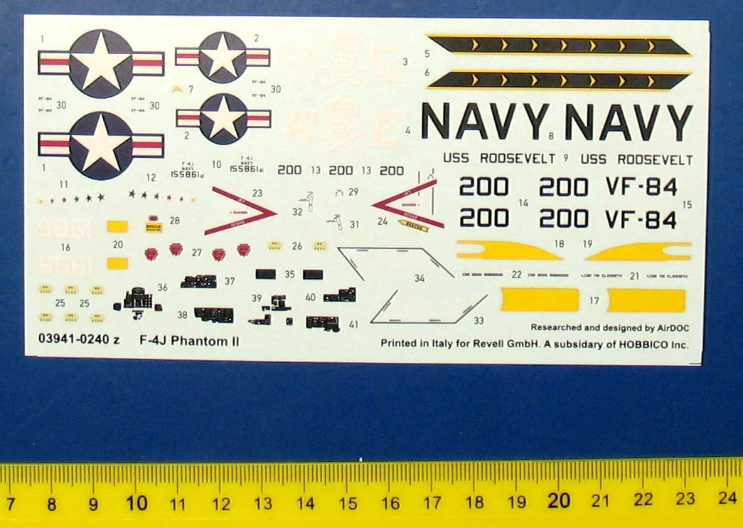 Revell 03941 F-4J Phantom US Navy 5 Revell 03941 F-4J Phantom US Navy - Image 5
