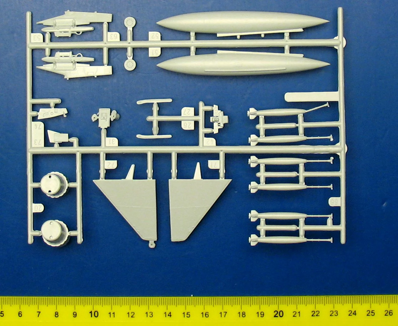 Revell 03941 F-4J Phantom US Navy 7 Revell 03941 F-4J Phantom US Navy - Image 7