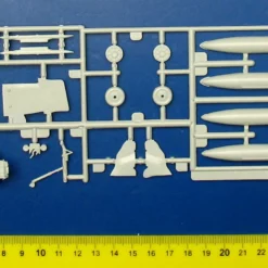 Revell 03941 F-4J Phantom US Navy 17 Revell 03941 F-4J Phantom US Navy -Revell 18346 1 rev03941 4