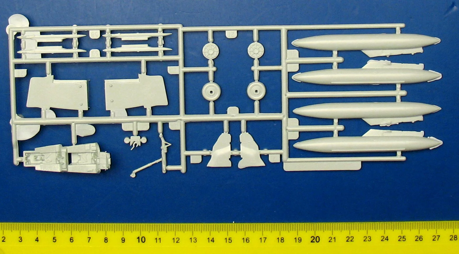 Revell 03941 F-4J Phantom US Navy 8 Revell 03941 F-4J Phantom US Navy - Image 8