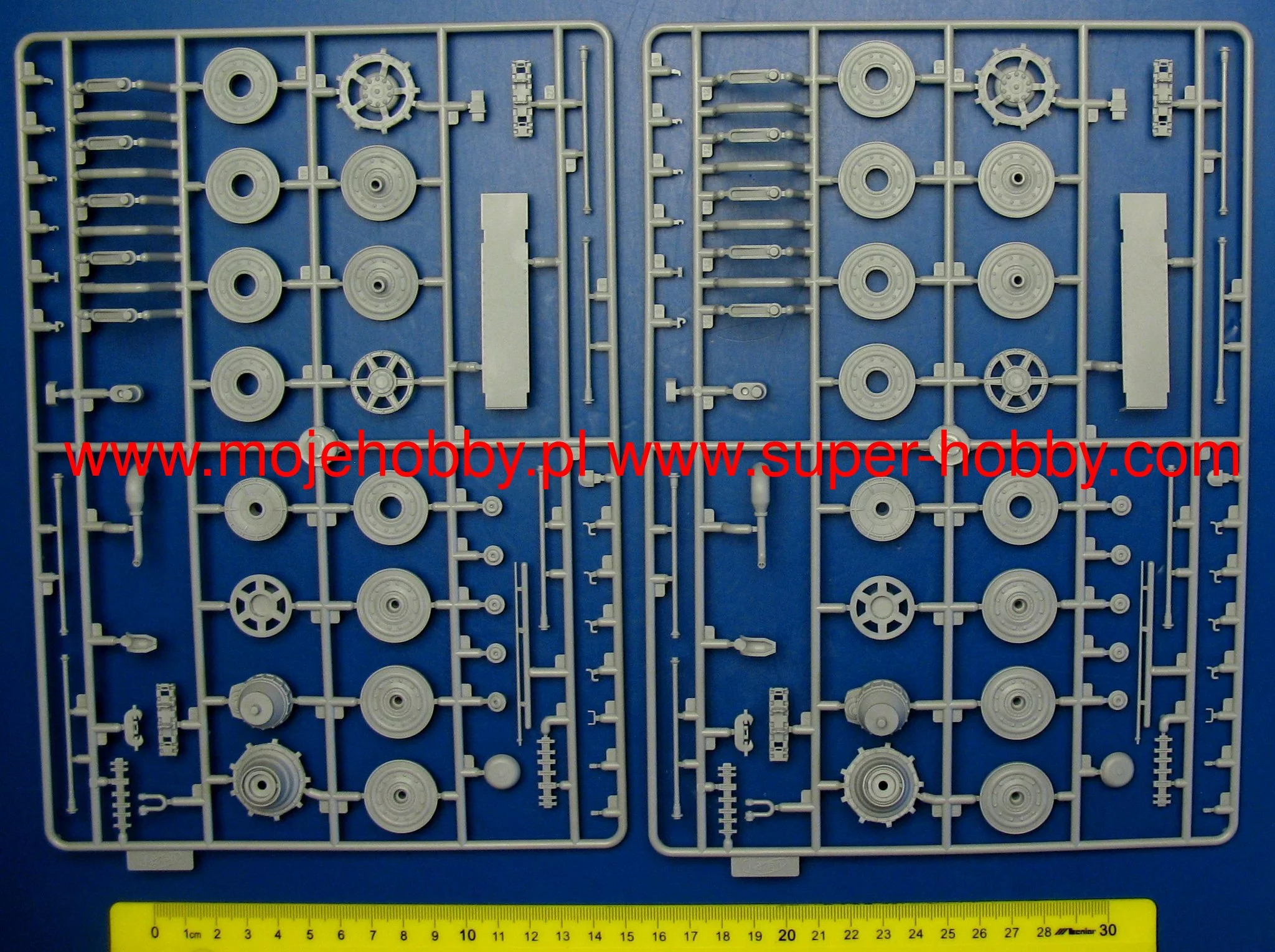 Revell 03249 Henschel Turret Tiger II 10 Revell 03249 Henschel Turret Tiger II - Image 10