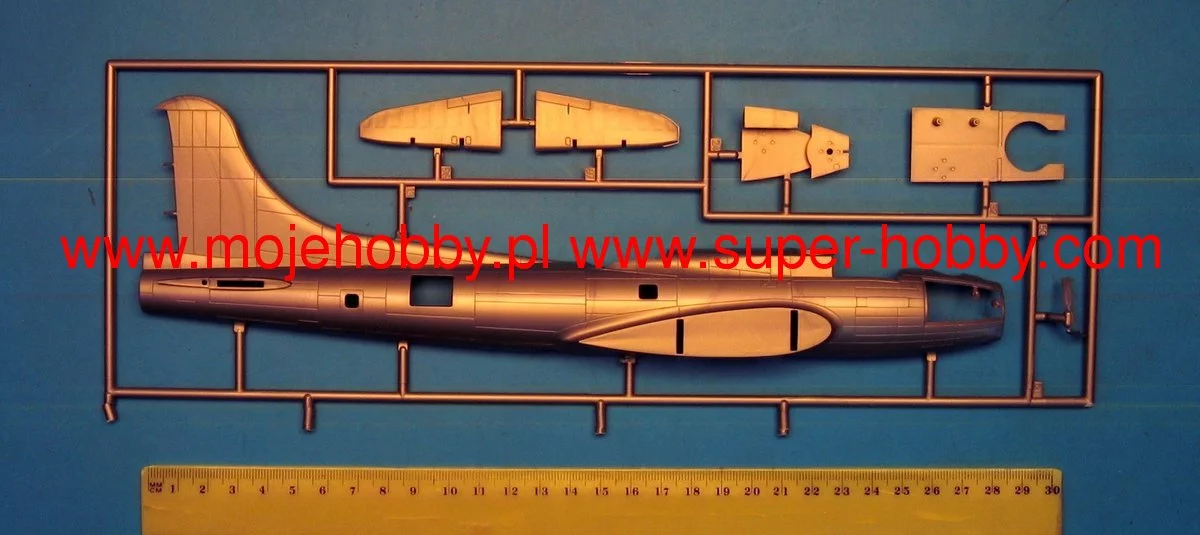 Revell 04283 B-17G Flying Fortress 8 Revell 04283 B-17G Flying Fortress - Image 8