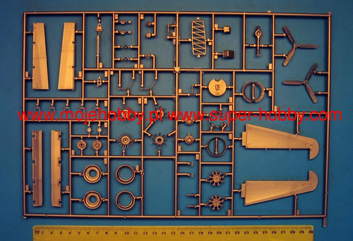 Revell 04283 B-17G Flying Fortress 9 Revell 04283 B-17G Flying Fortress - Image 9