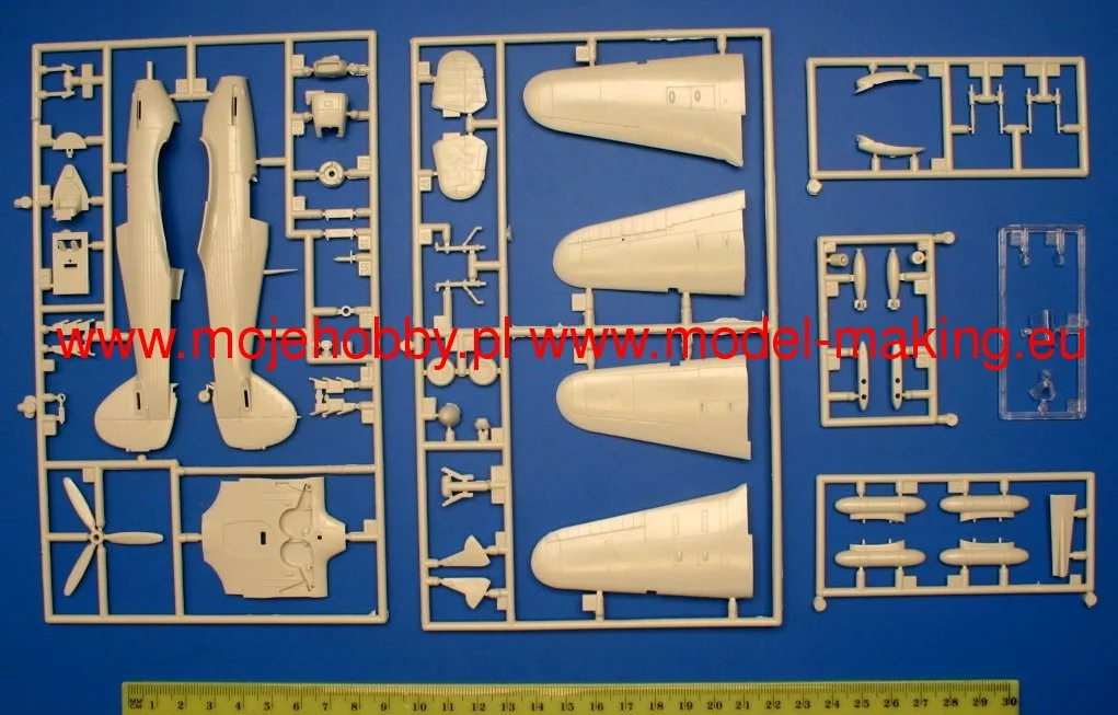 Revell 64144 Hawker Hurricane Mk.II (model Set) 3 Revell 64144 Hawker Hurricane Mk.II (model Set) - Image 3