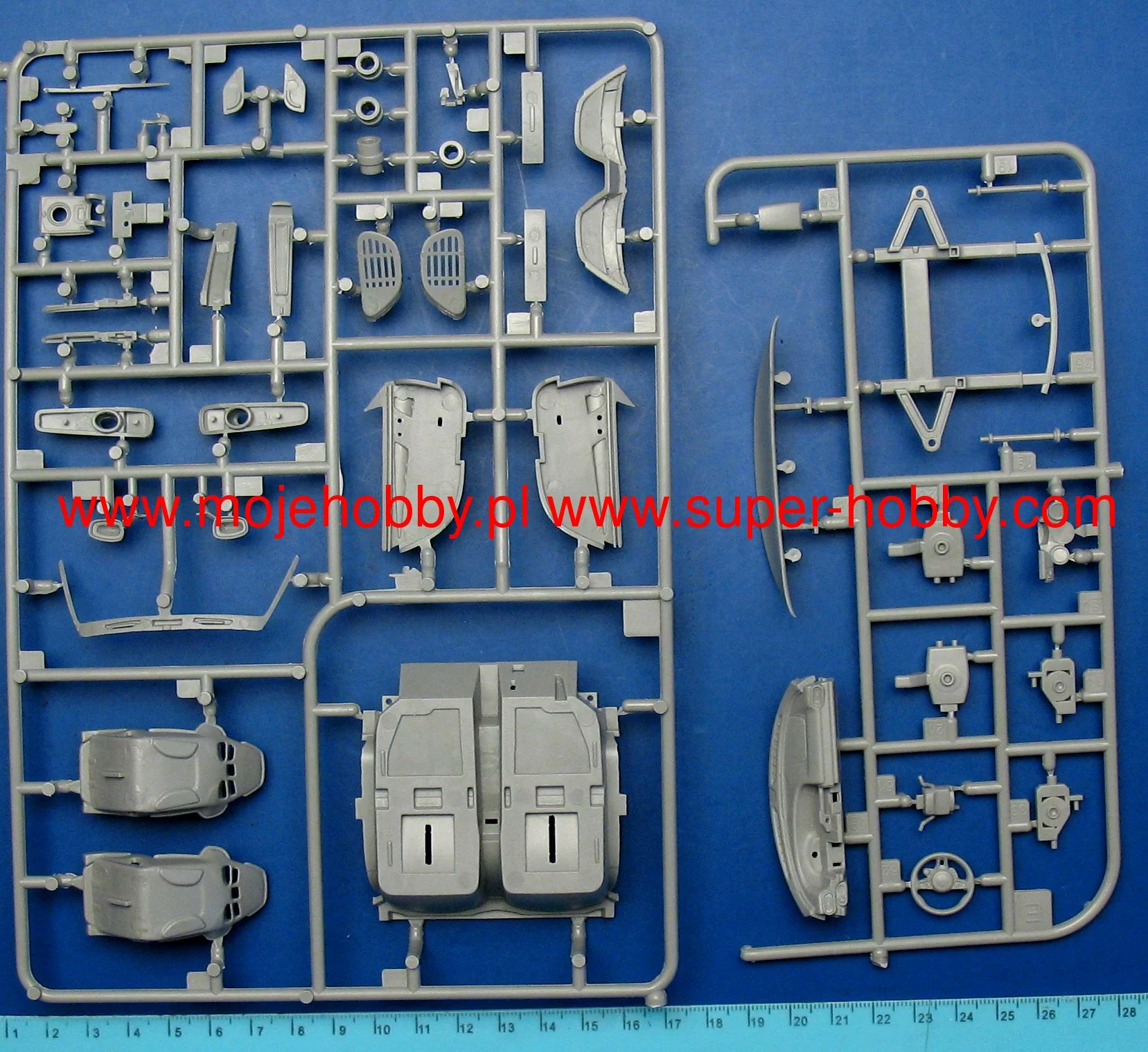 Revell 67026 Porsche 918 Spyder (Model Set) 6 Revell 67026 Porsche 918 Spyder (Model Set) - Image 6