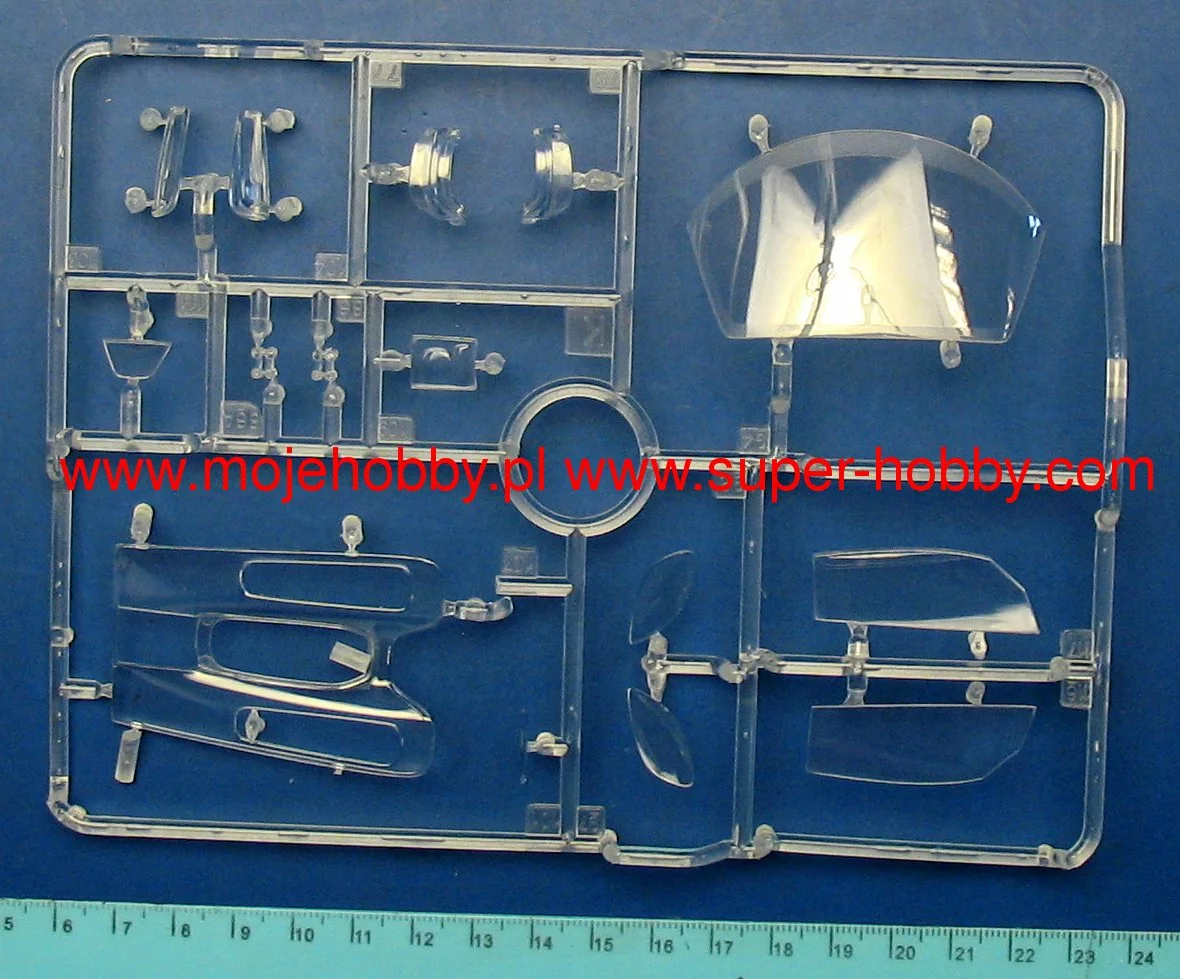 Revell 67026 Porsche 918 Spyder (Model Set) 9 Revell 67026 Porsche 918 Spyder (Model Set) - Image 9