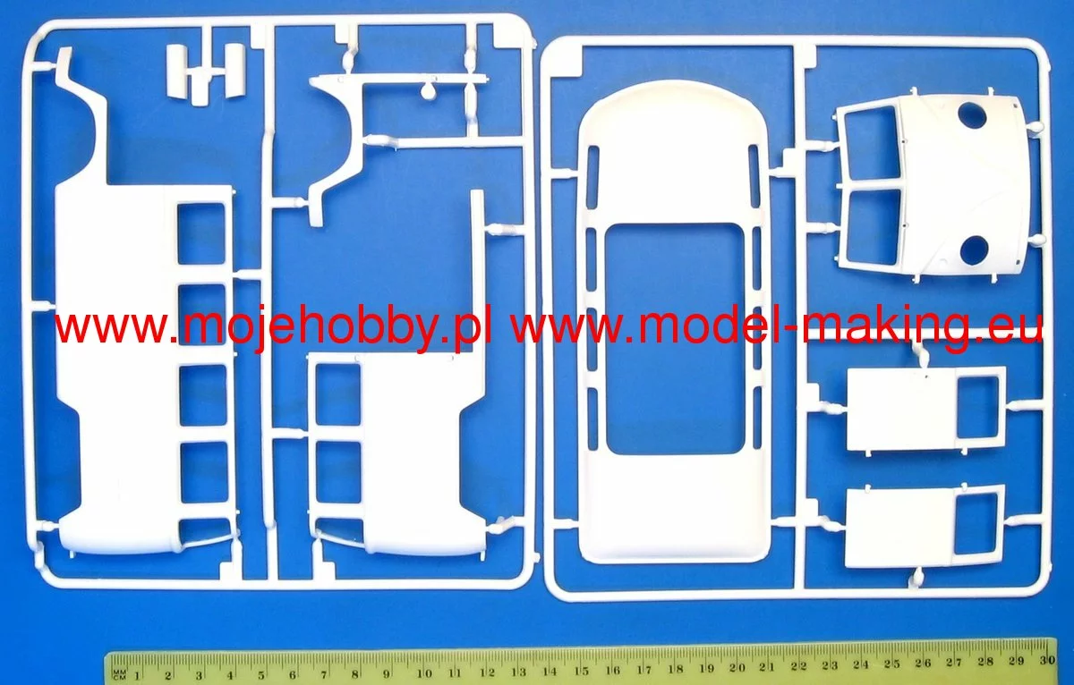 Revell 67399 Volkswagen T1 SAMBA BUS (Model Set) 7 Revell 67399 Volkswagen T1 SAMBA BUS (Model Set) - Image 7