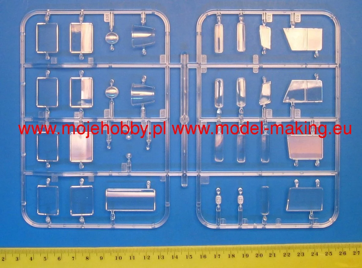 Revell 67399 Volkswagen T1 SAMBA BUS (Model Set) 9 Revell 67399 Volkswagen T1 SAMBA BUS (Model Set) - Image 9