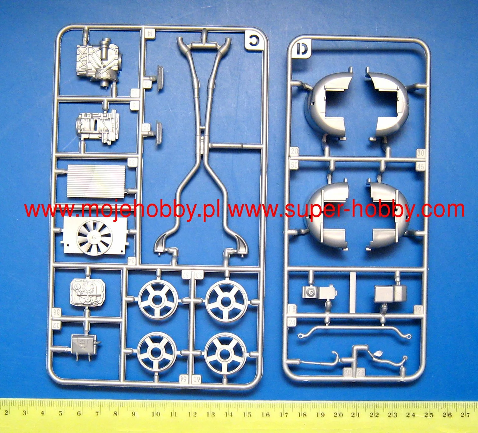 Revell 07100 Mercedes-Benz SLS AMG 10 Revell 07100 Mercedes-Benz SLS AMG - Image 10