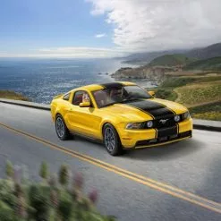 Revell 07046 2010 Ford Mustang GT