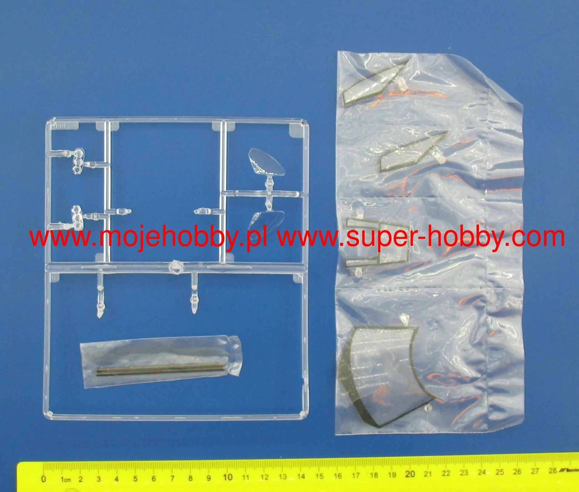 Revell 07041 Ford GT Le Mans 2017 10 Revell 07041 Ford GT Le Mans 2017 - Image 10