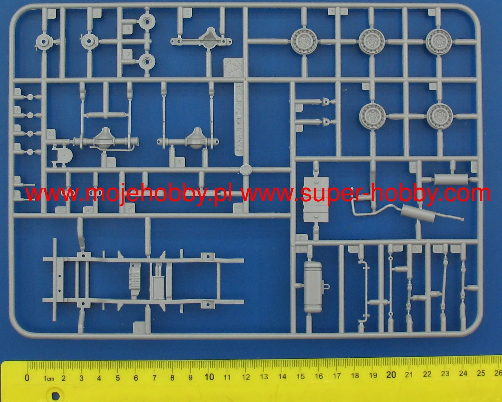 Revell 03277 Lkw Gl Leicht "Wolf" 4 Revell 03277 Lkw Gl Leicht "Wolf" - Image 4