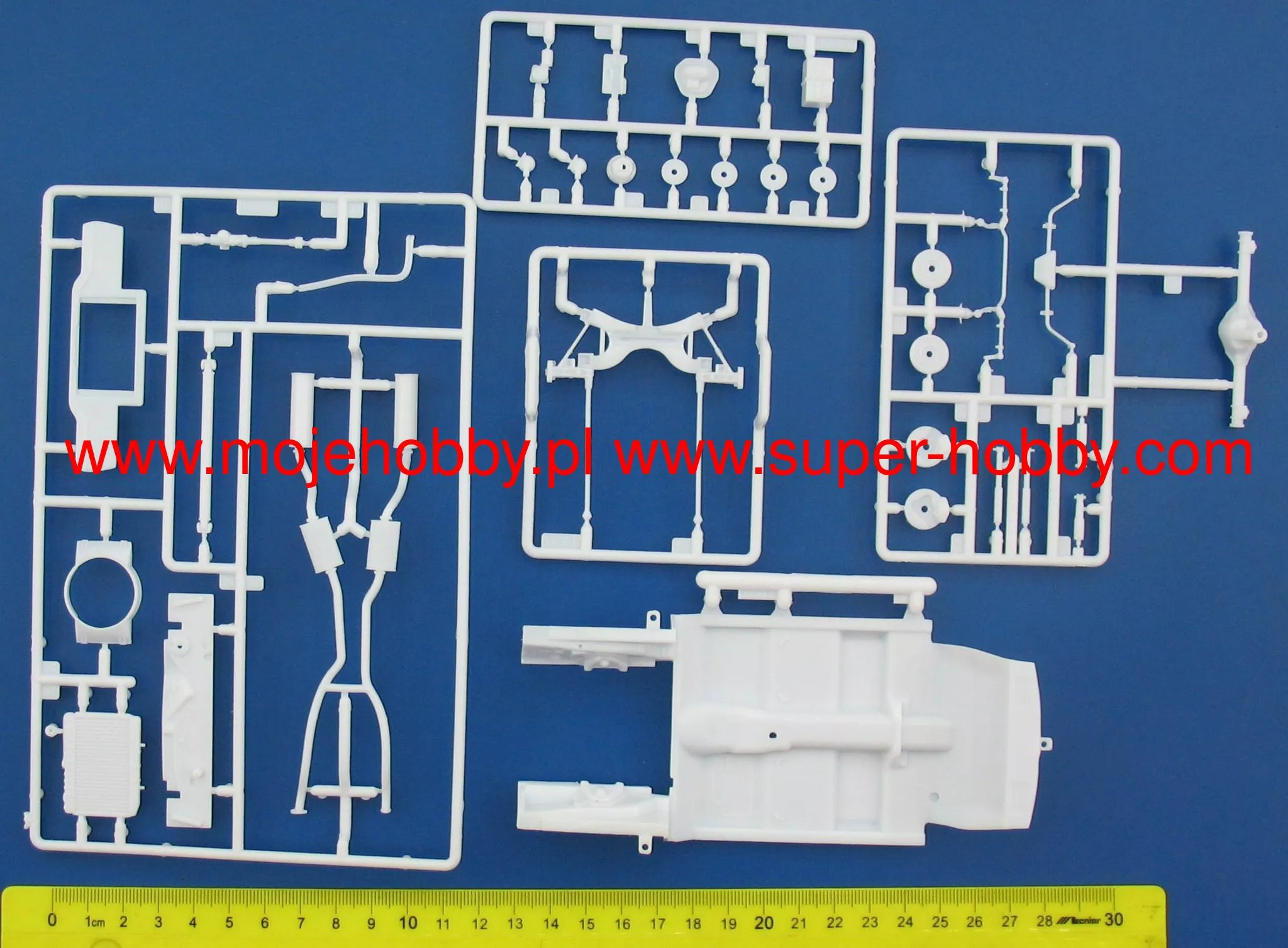 Revell 07664 '70 Plymouth AAR Cuda 3 Revell 07664 '70 Plymouth AAR Cuda - Image 3
