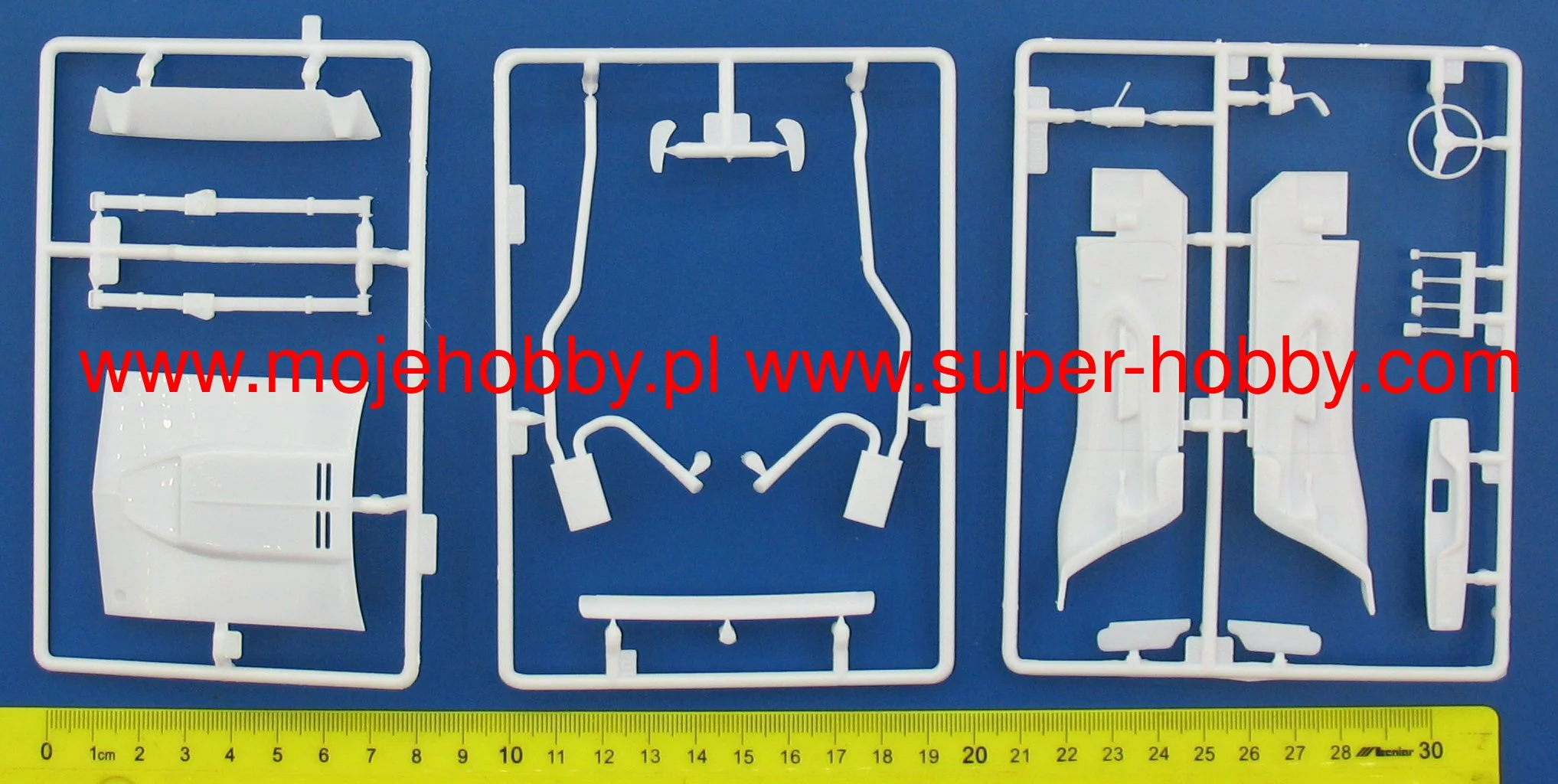 Revell 07664 '70 Plymouth AAR Cuda 4 Revell 07664 '70 Plymouth AAR Cuda - Image 4