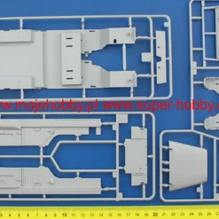 Revell 07047 Land Rover Series III LWB (station Wagon) -Revell 32001 1 rev07047 2