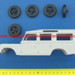 Revell 07047 Land Rover Series III LWB (station Wagon) -Revell 32001 1 rev07047 6