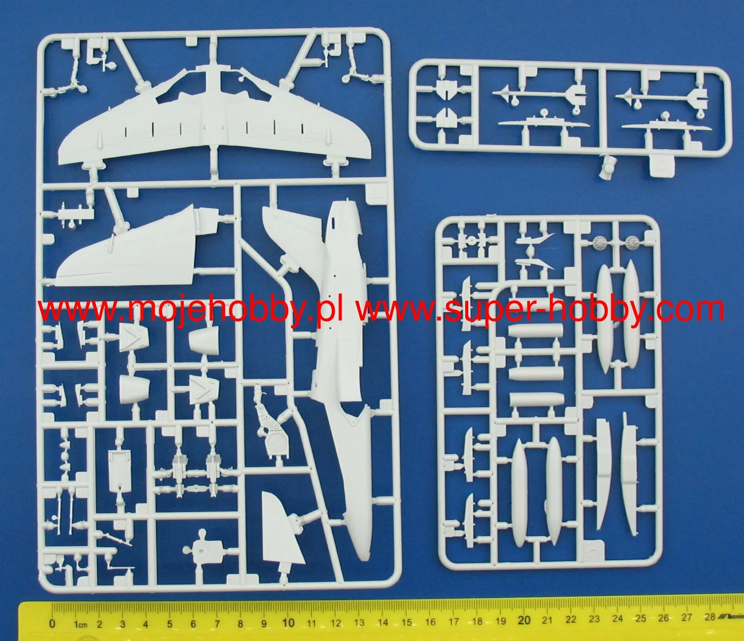 Revell 04970 BAe Hawk T.1 8 Revell 04970 BAe Hawk T.1 - Image 8