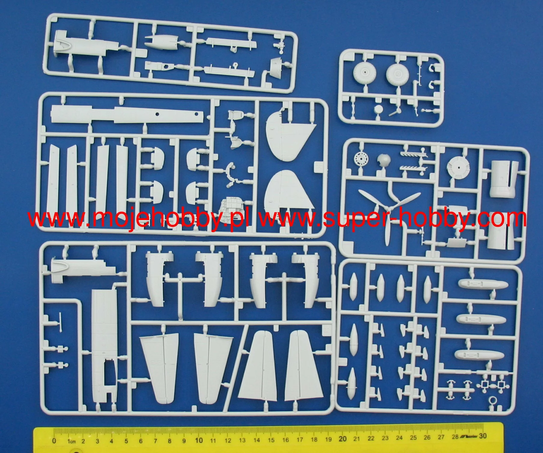Revell 05691 80th Anniversary Battle Of Britain (Spitfire Mk.I, Hurricane Mk. I, Ju 88A-1, Ju 87B) 4 Revell 05691 80th Anniversary Battle Of Britain (Spitfire Mk.I, Hurricane Mk. I, Ju 88A-1, Ju 87B) - Image 4