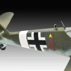 Revell 03710 Bf109G-10 & Spitfire Mk.V - Combat Set -Revell 36137 rev03710 8