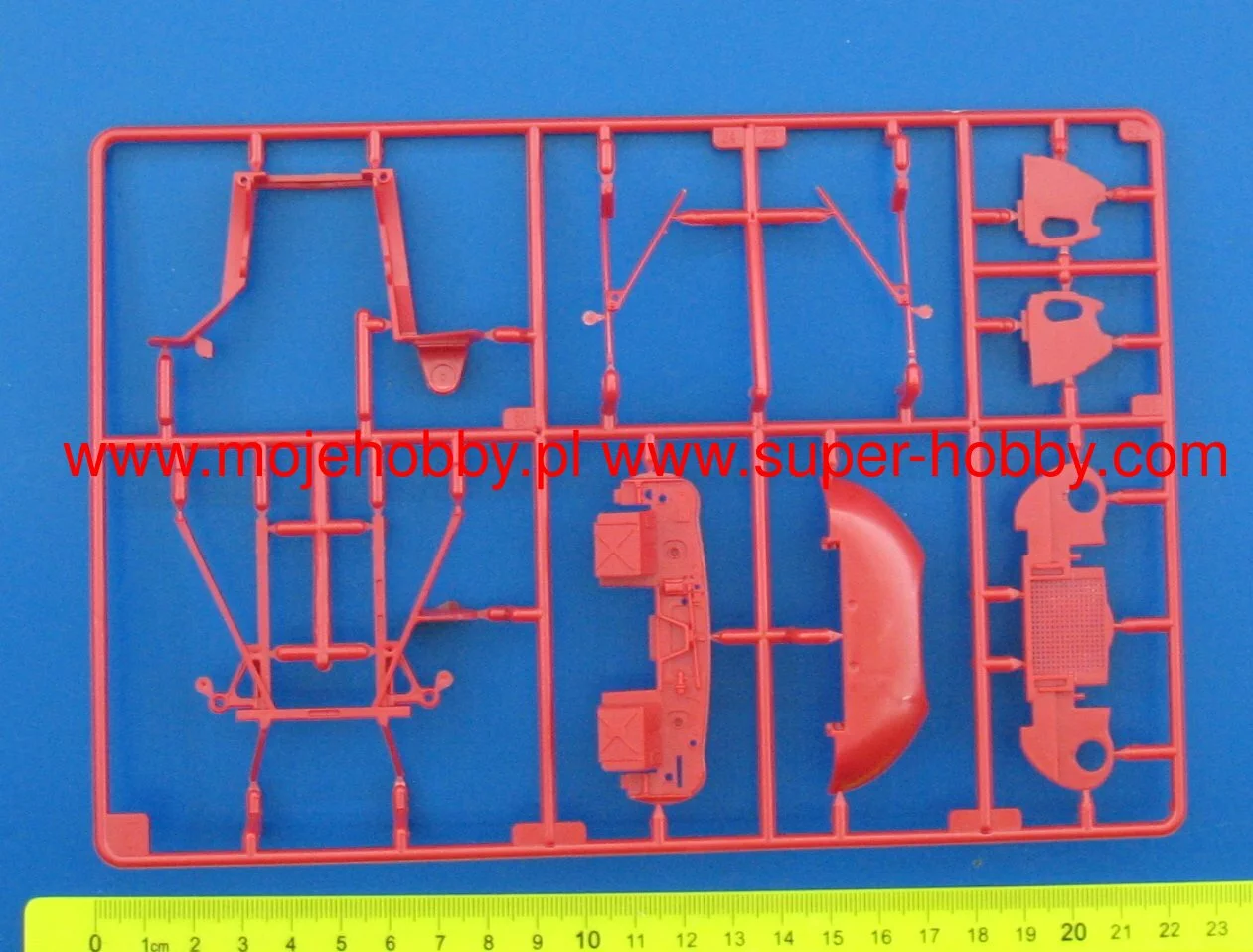 Revell 07668 Jaguar E-Type (Coupé) 8 Revell 07668 Jaguar E-Type (Coupé) - Image 8