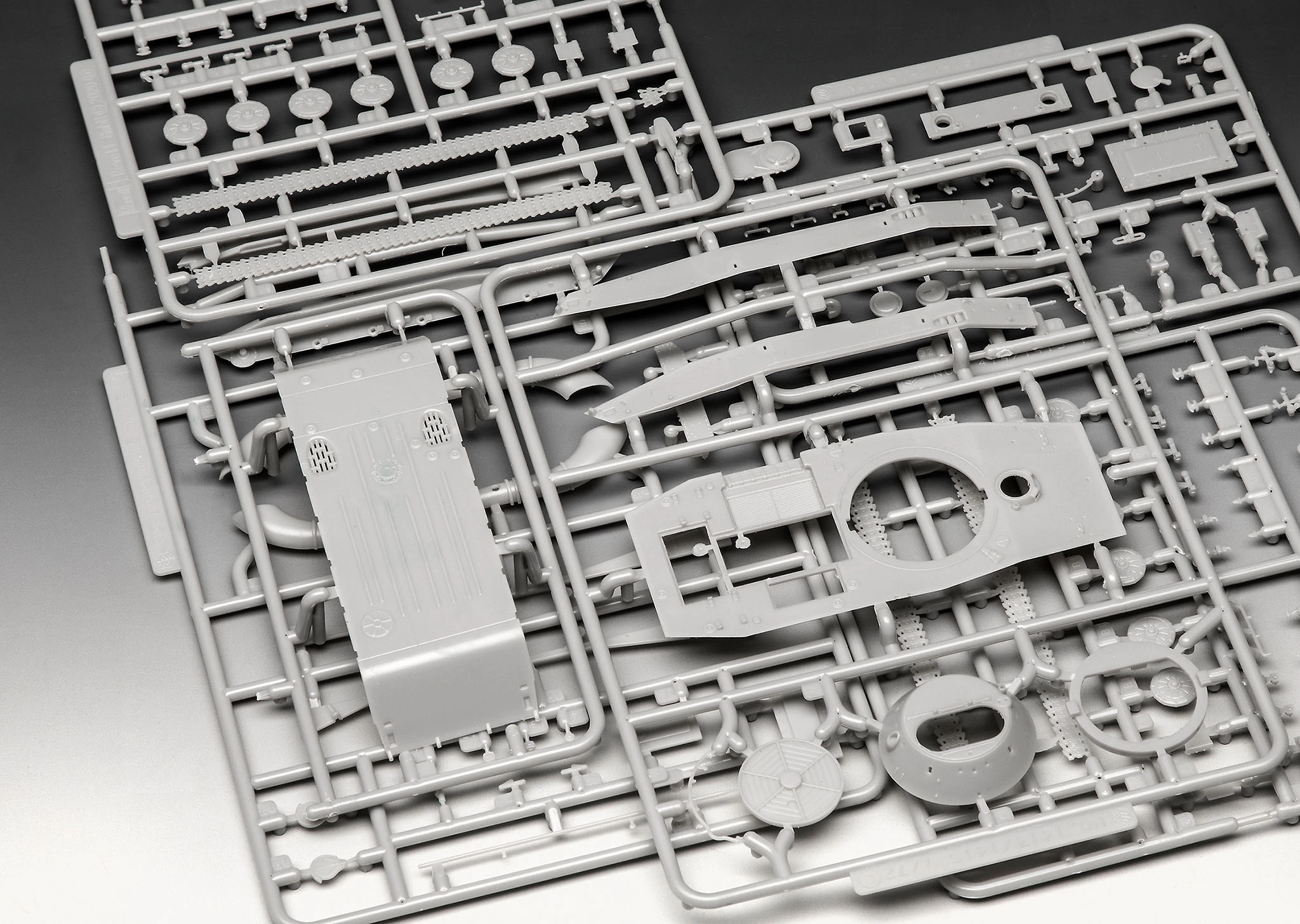 Revell 03314 PT-76B 6 Revell 03314 PT-76B - Image 6