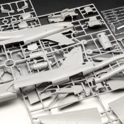 Revell 03852 BAe Hawk T2 -Revell 38298 rev03852 6