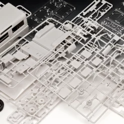 Revell 67047 Land Rover Series III - Model Set -Revell 38298 rev67047 3