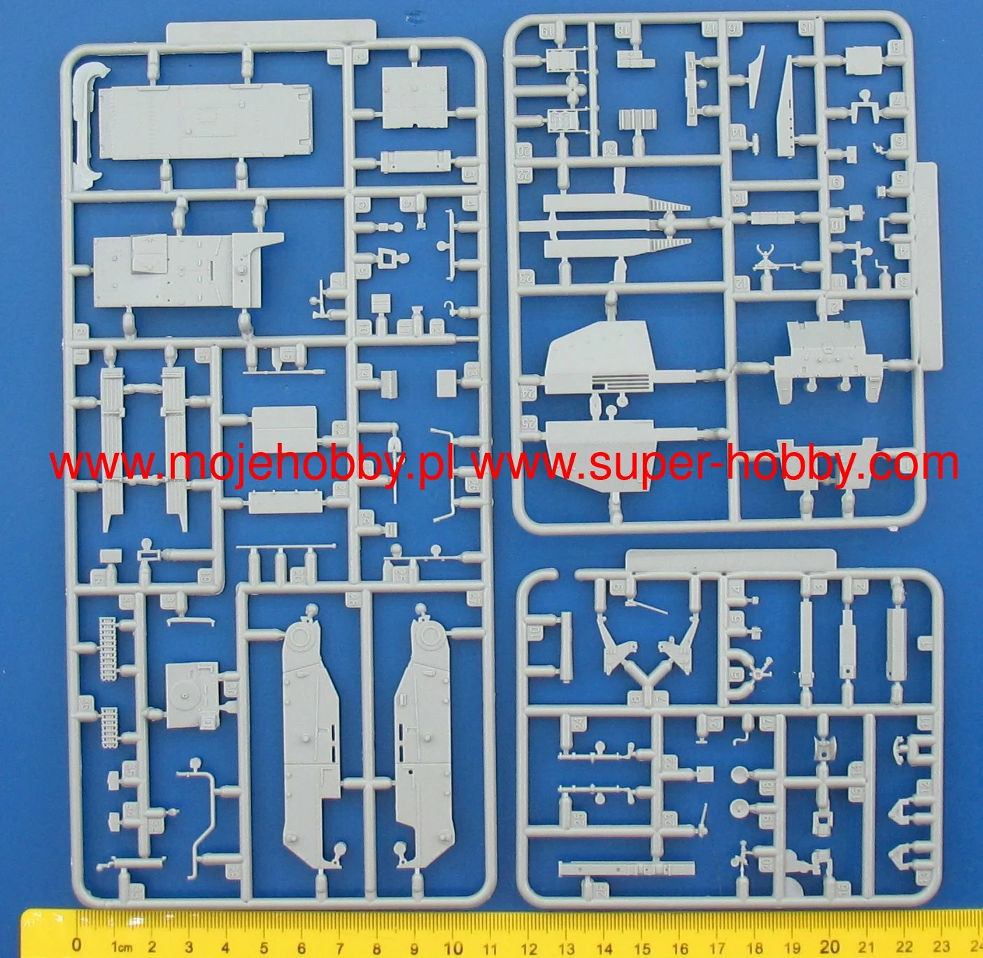 Revell 03315 Sturmpanzer 38(t) Grille Ausf. M 6 Revell 03315 Sturmpanzer 38(t) Grille Ausf. M - Image 6