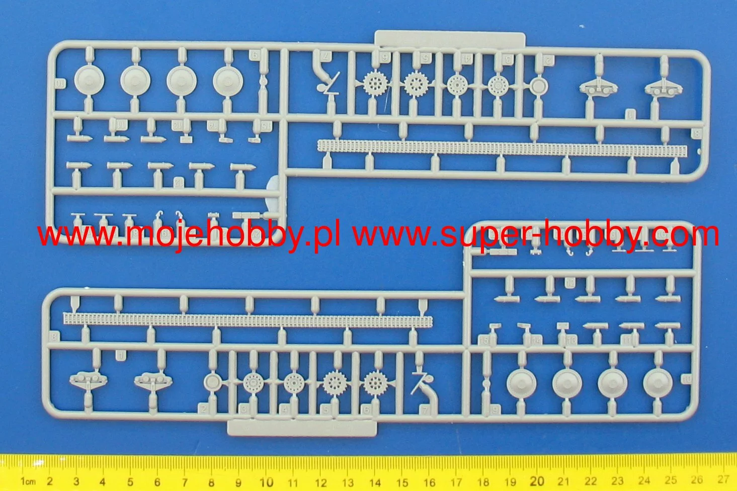 Revell 03315 Sturmpanzer 38(t) Grille Ausf. M 7 Revell 03315 Sturmpanzer 38(t) Grille Ausf. M - Image 7