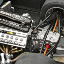 Revell 05682 Audi R10 TDI Le Mans & 3D Puzzle Model Set -Revell 39269 rev05682 4