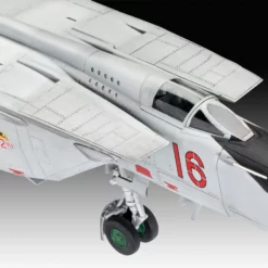 Revell 03878 MiG-25 RBT "Foxbat B" -Revell 40674 03878 md01 mig 25 rbt foxbat b