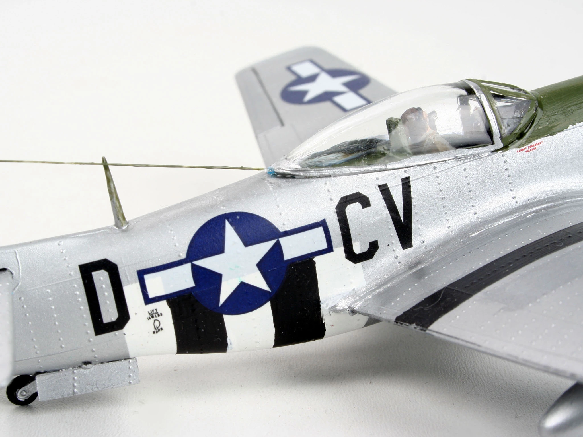 Revell 64148 North American P-51D Mustang (model Set) 5 Revell 64148 North American P-51D Mustang (model Set) - Image 5
