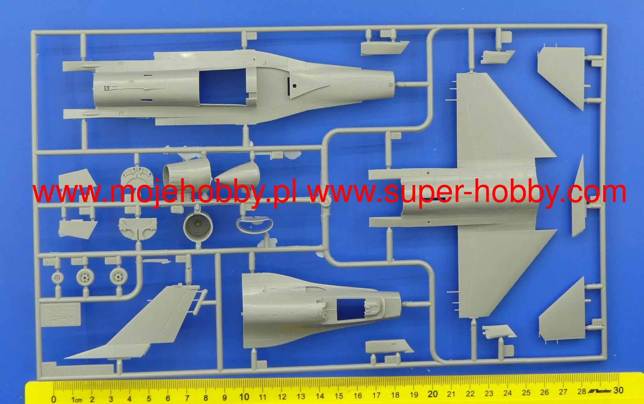 Revell 05671 NATO Tiger Meet 60th Anniversary Gift Set 5 Revell 05671 NATO Tiger Meet 60th Anniversary Gift Set - Image 5