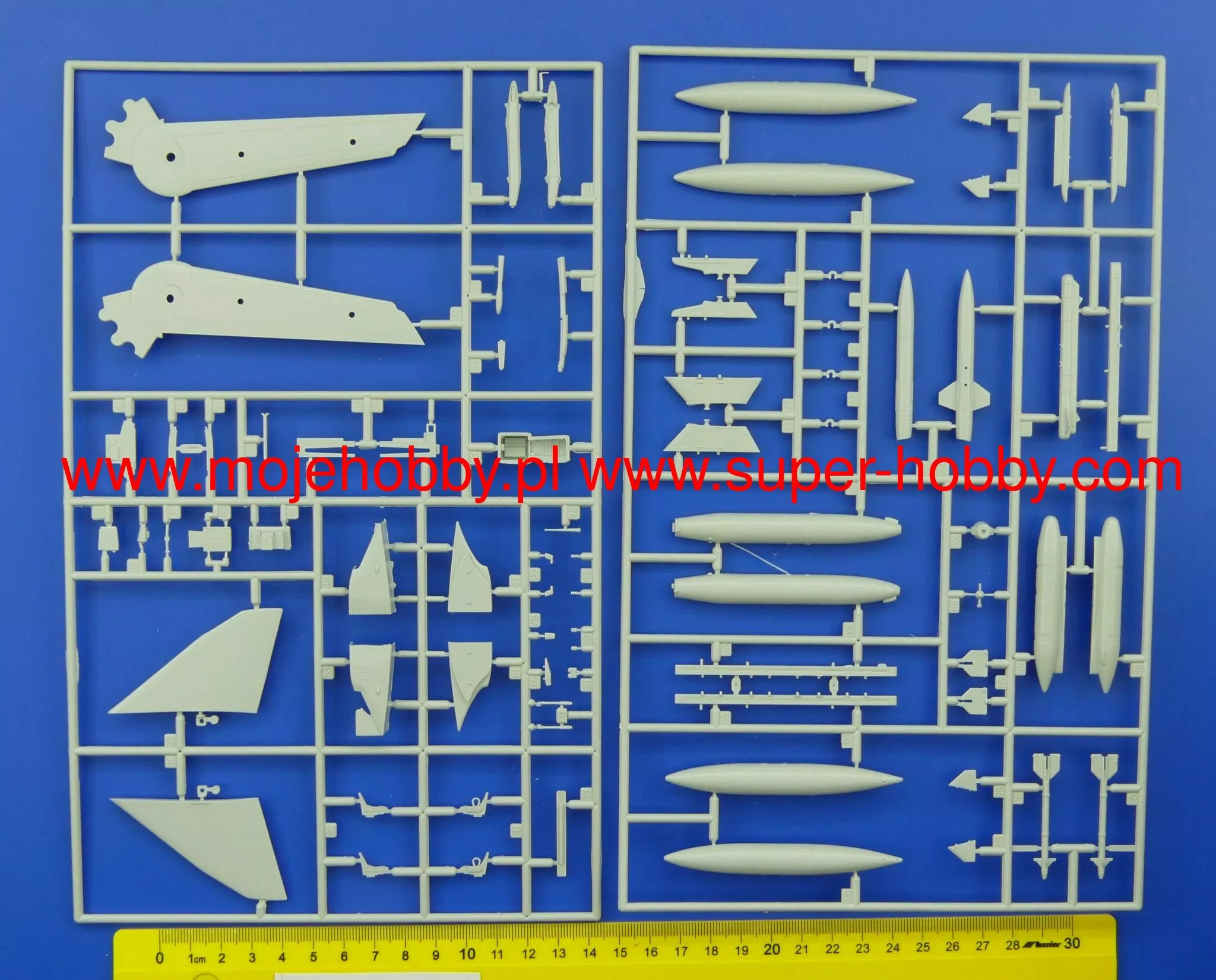 Revell 05671 NATO Tiger Meet 60th Anniversary Gift Set 7 Revell 05671 NATO Tiger Meet 60th Anniversary Gift Set - Image 7