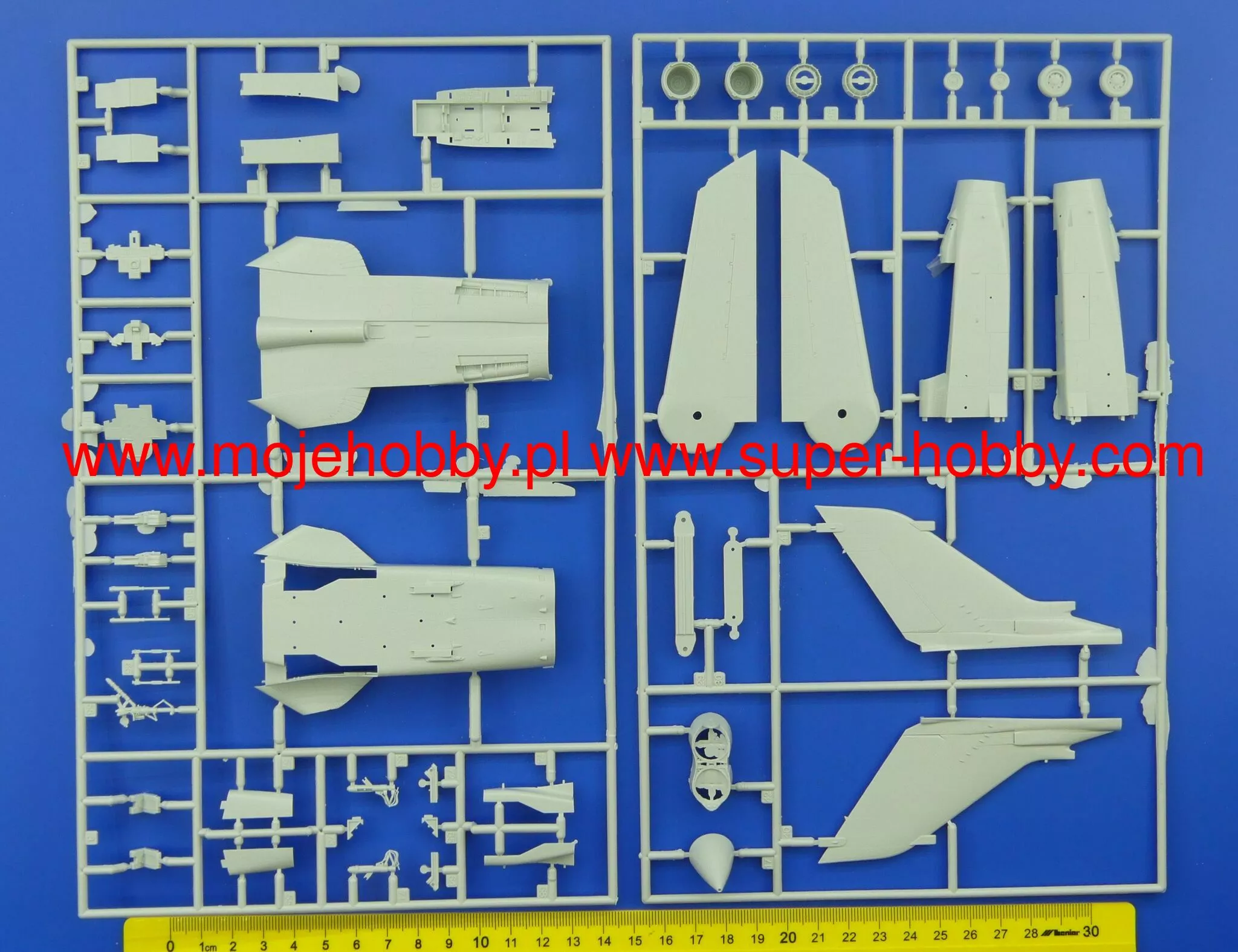 Revell 05671 NATO Tiger Meet 60th Anniversary Gift Set 8 Revell 05671 NATO Tiger Meet 60th Anniversary Gift Set - Image 8