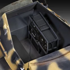 Revell 03335 German Command Armoured Vehicle Sd.Kfz.247 Ausf.B -Revell 45265 rev03335 4