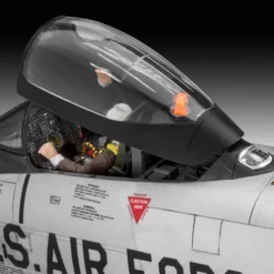 Revell 03832 F-86D "Dog Sabre" -Revell 46658 rev03832 7