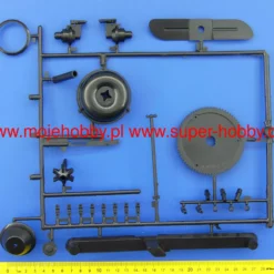 Revell 00460 Visible V-8 Engine -Revell 53470 1 rev00460 2