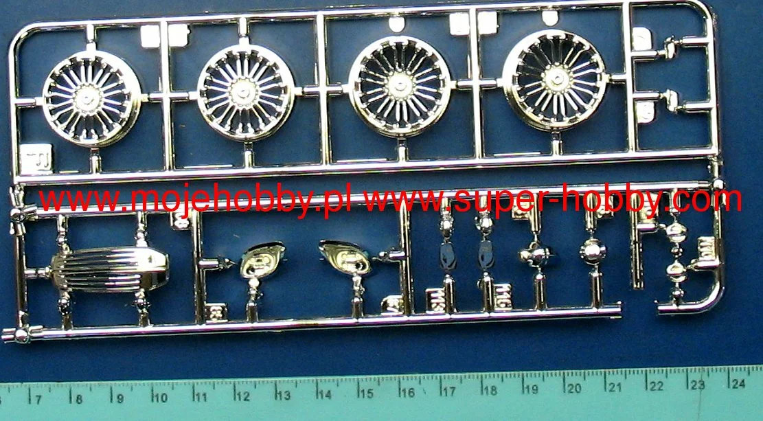 Revell 07026 Porsche 918 Spyder 8 Revell 07026 Porsche 918 Spyder - Image 8